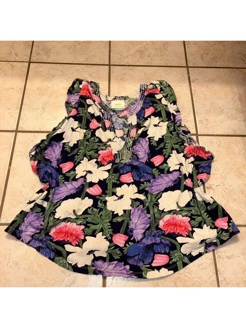 Floral Boho Anthropologie V neck Short Sleeve Flowy Blouse
